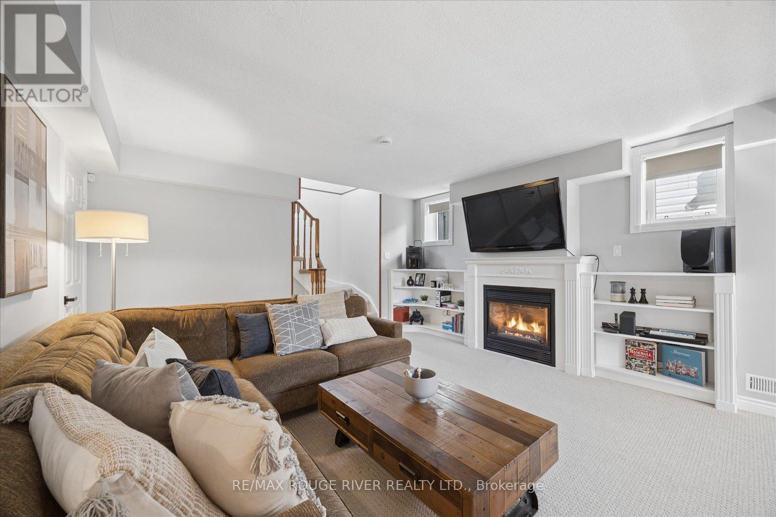 8 Rosemarie Crescent, Whitby, Ontario  L1M 1G6 - Photo 22 - E13206776