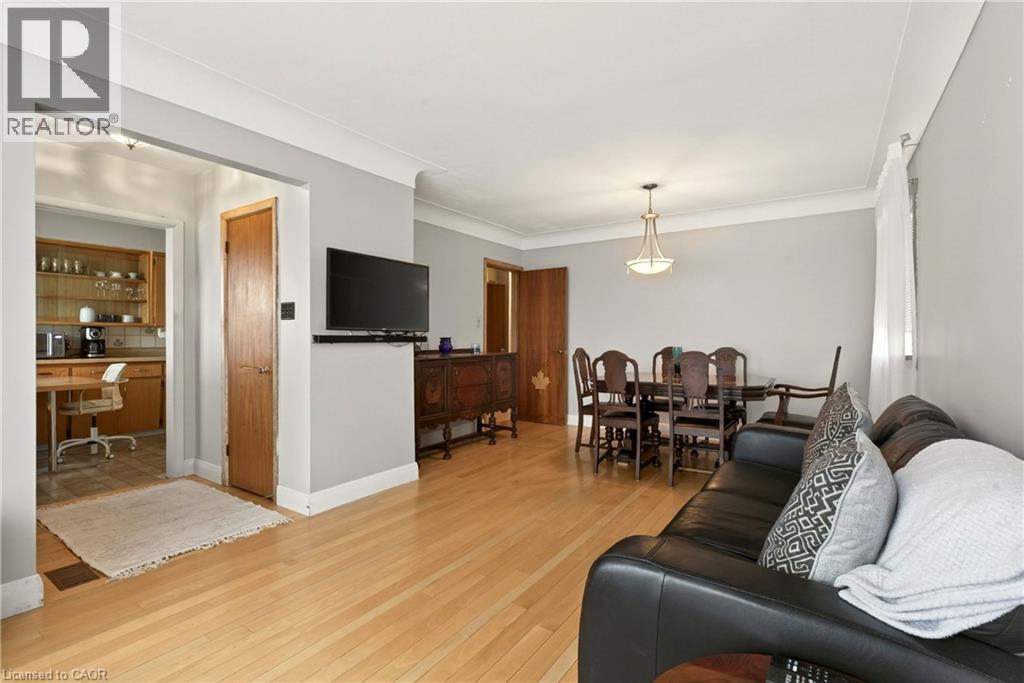 385 Mountain Crest Avenue, Hamilton, Ontario  L9C 1L6 - Photo 5 - 40833657