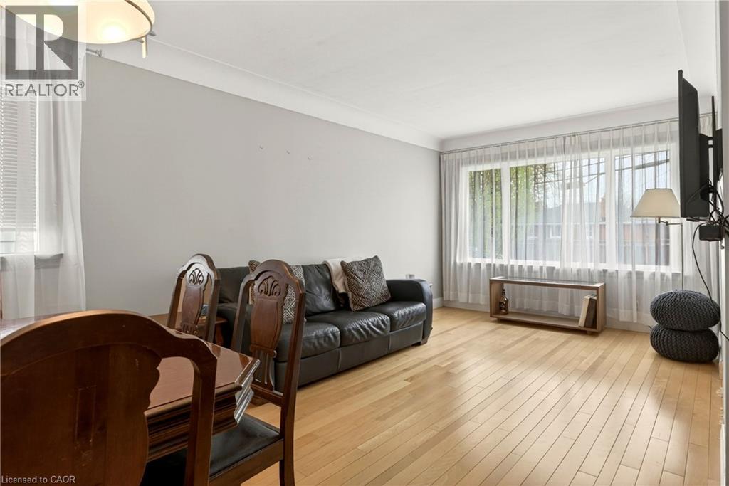 385 Mountain Crest Avenue, Hamilton, Ontario  L9C 1L6 - Photo 7 - 40833657