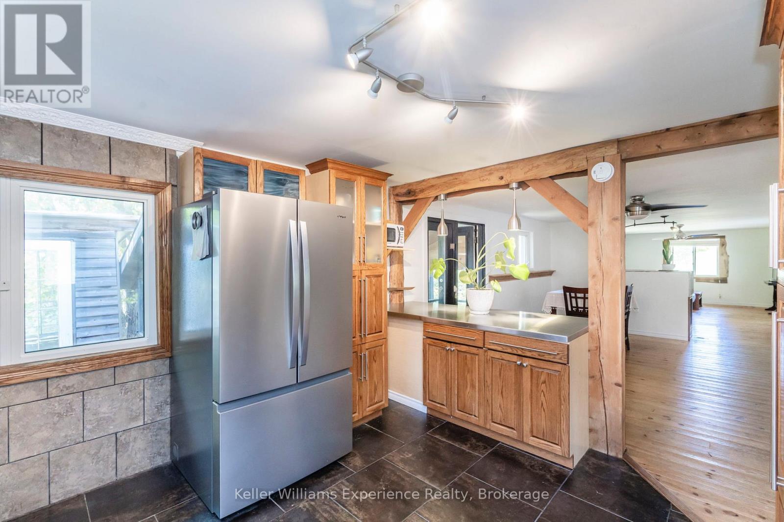 8 Robins Lane, Kawartha Lakes (Carden), Ontario  L0K 1W0 - Photo 11 - X13206826