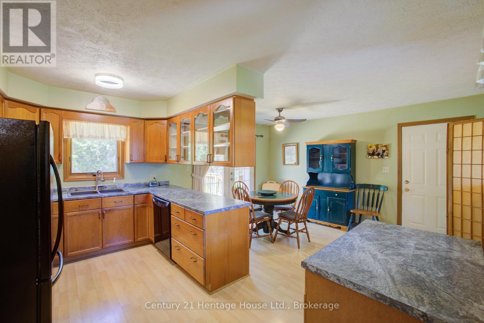 320 Arthur Street, West Grey, Ontario  N0G 1R0 - Photo 13 - X13206828