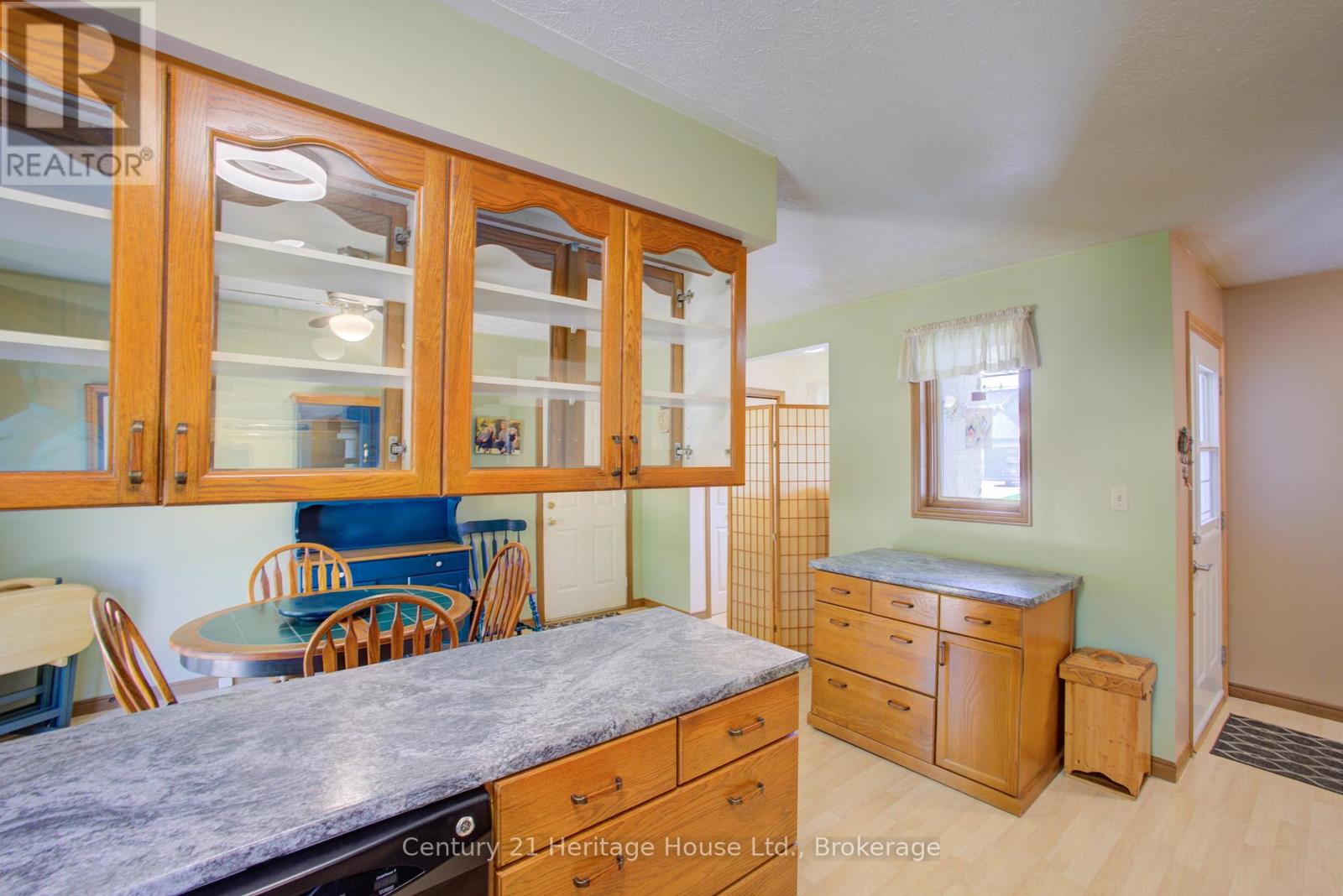 320 Arthur Street, West Grey, Ontario  N0G 1R0 - Photo 15 - X13206828