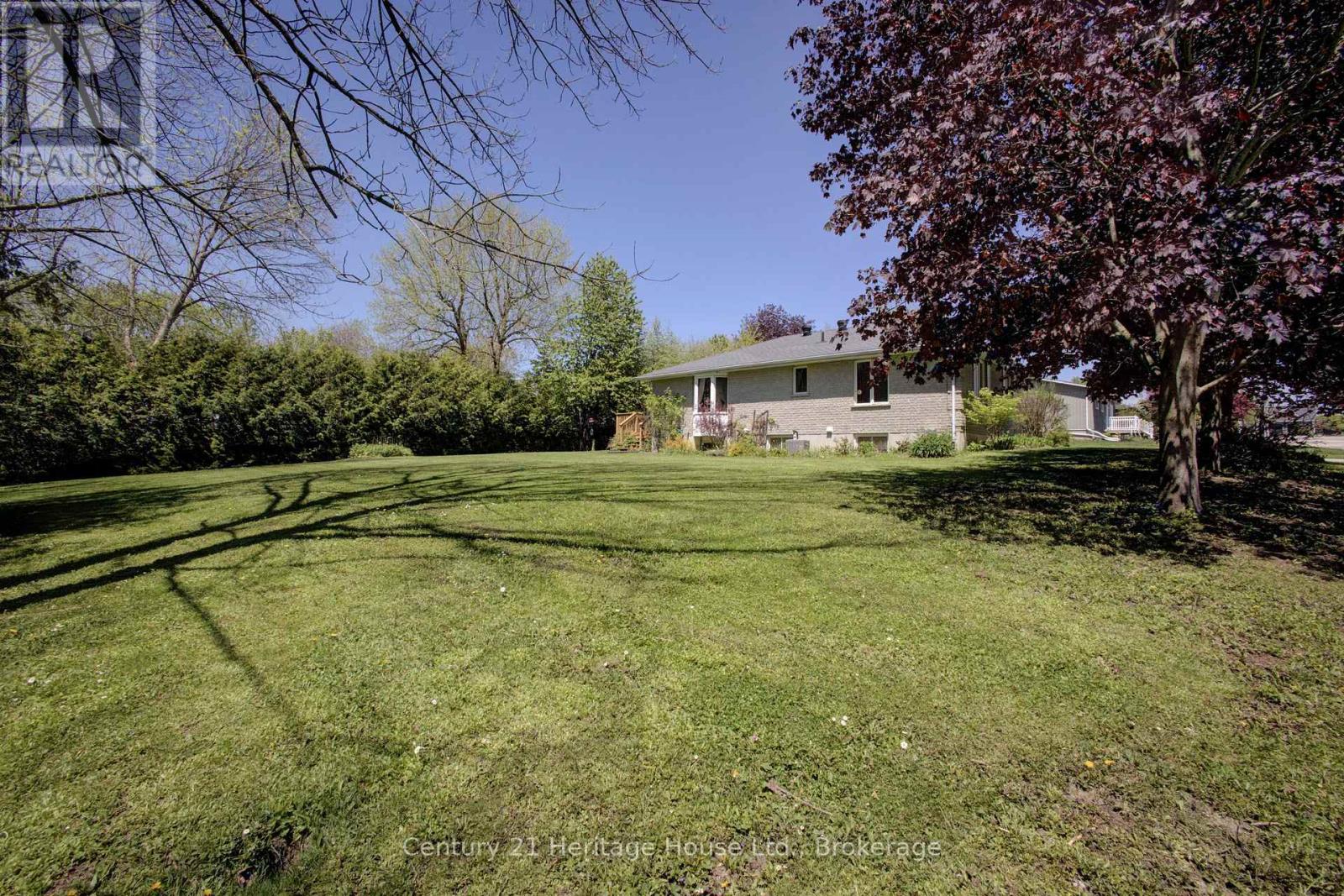 320 Arthur Street, West Grey, Ontario  N0G 1R0 - Photo 2 - X13206828