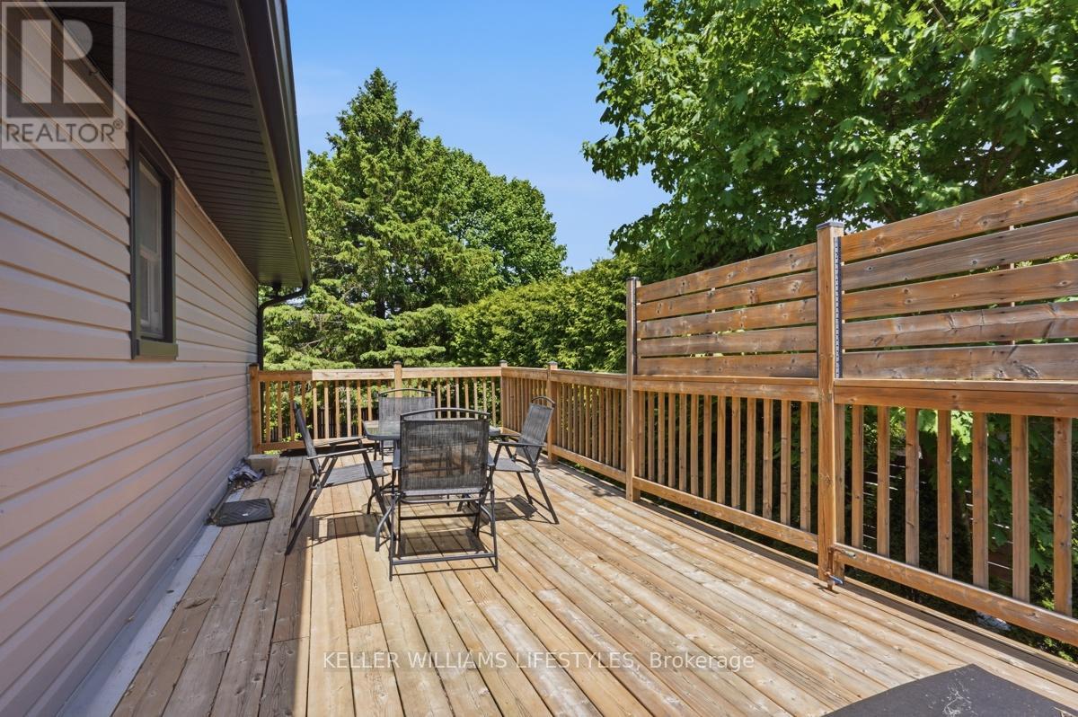 18 Fairlane Crescent, London South, Ontario  N6K 3E2 - Photo 6 - X13206836