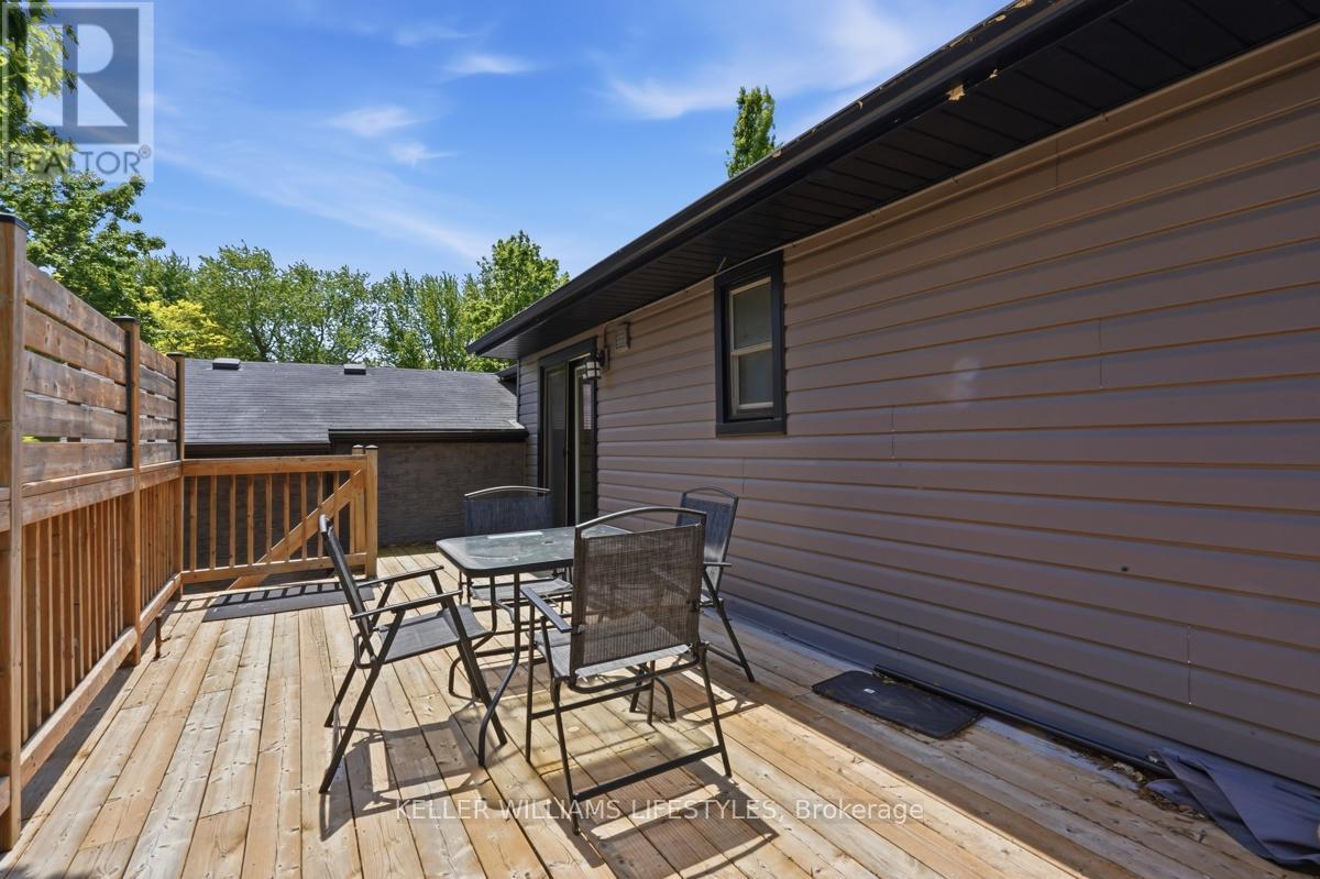 18 Fairlane Crescent, London South, Ontario  N6K 3E2 - Photo 7 - X13206836