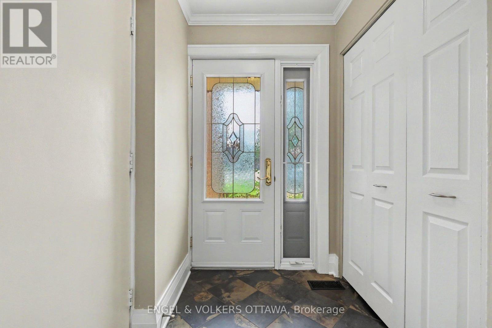 37 Gentle Gate Crescent, Ottawa, Ontario  K1T 1Z9 - Photo 5 - X13206768