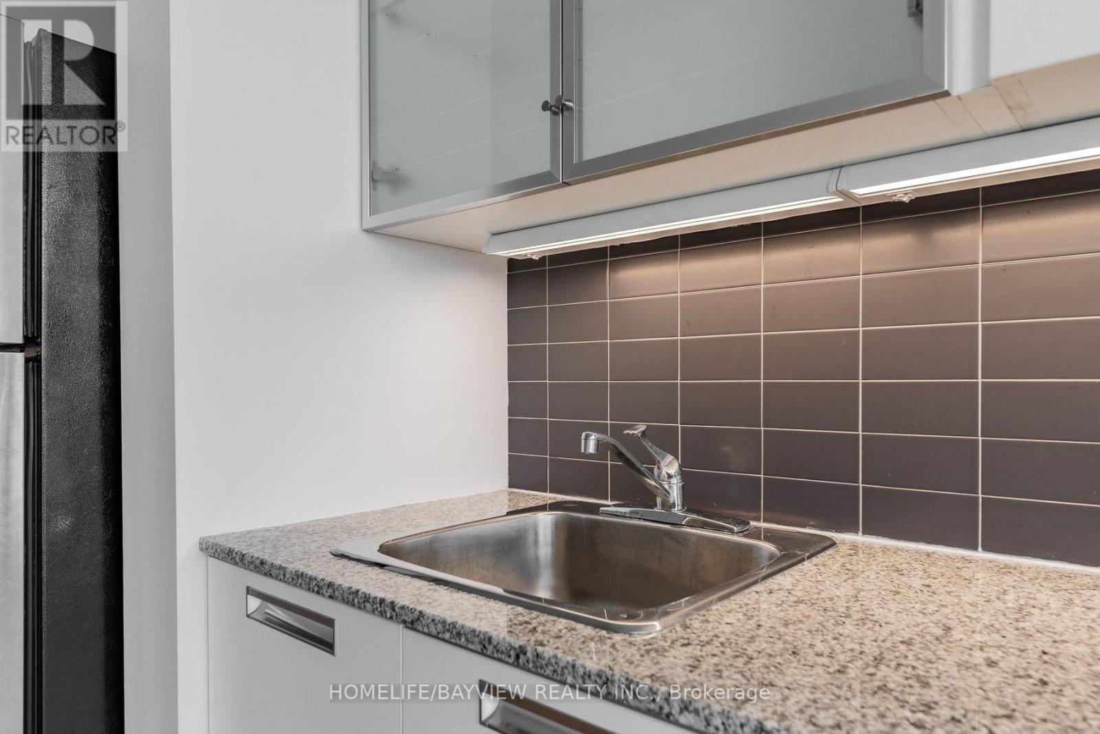 2405 - 38 Grenville Street, Toronto, Ontario  M4Y 1A5 - Photo 11 - C13206790