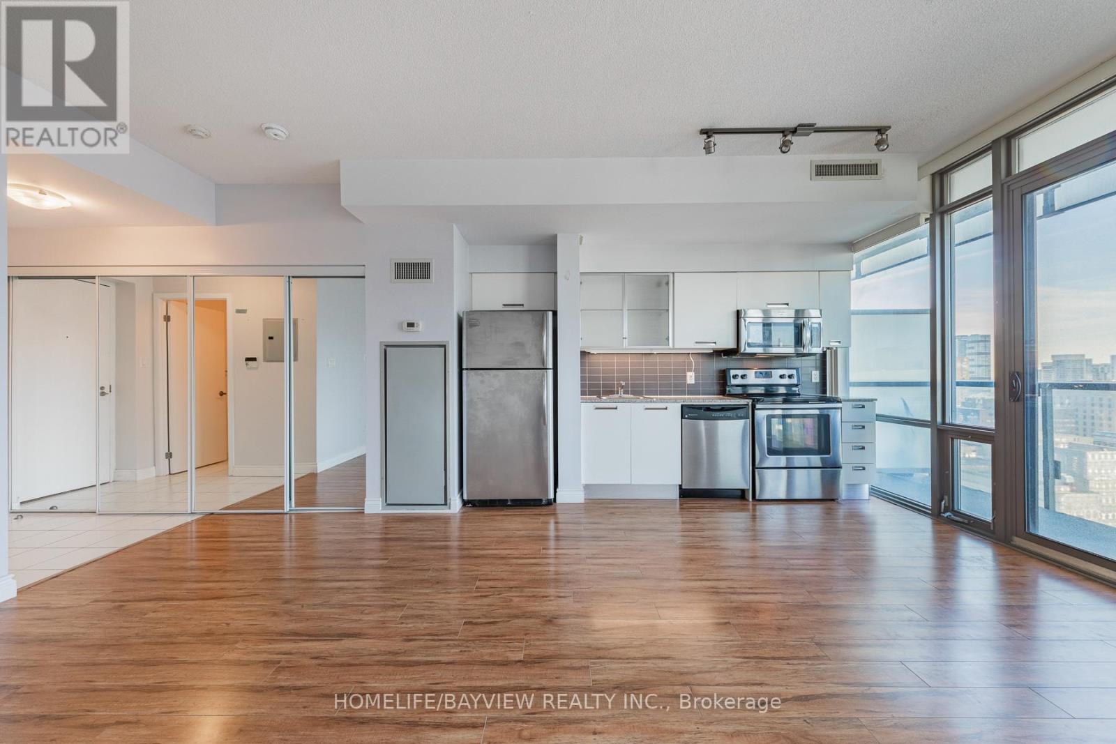 2405 - 38 Grenville Street, Toronto, Ontario  M4Y 1A5 - Photo 18 - C13206790