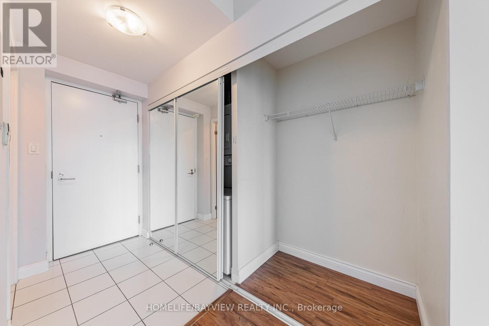 2405 - 38 Grenville Street, Toronto, Ontario  M4Y 1A5 - Photo 5 - C13206790