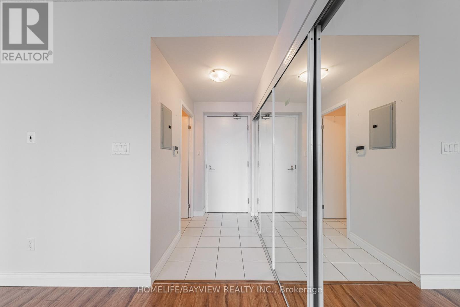 2405 - 38 Grenville Street, Toronto, Ontario  M4Y 1A5 - Photo 6 - C13206790