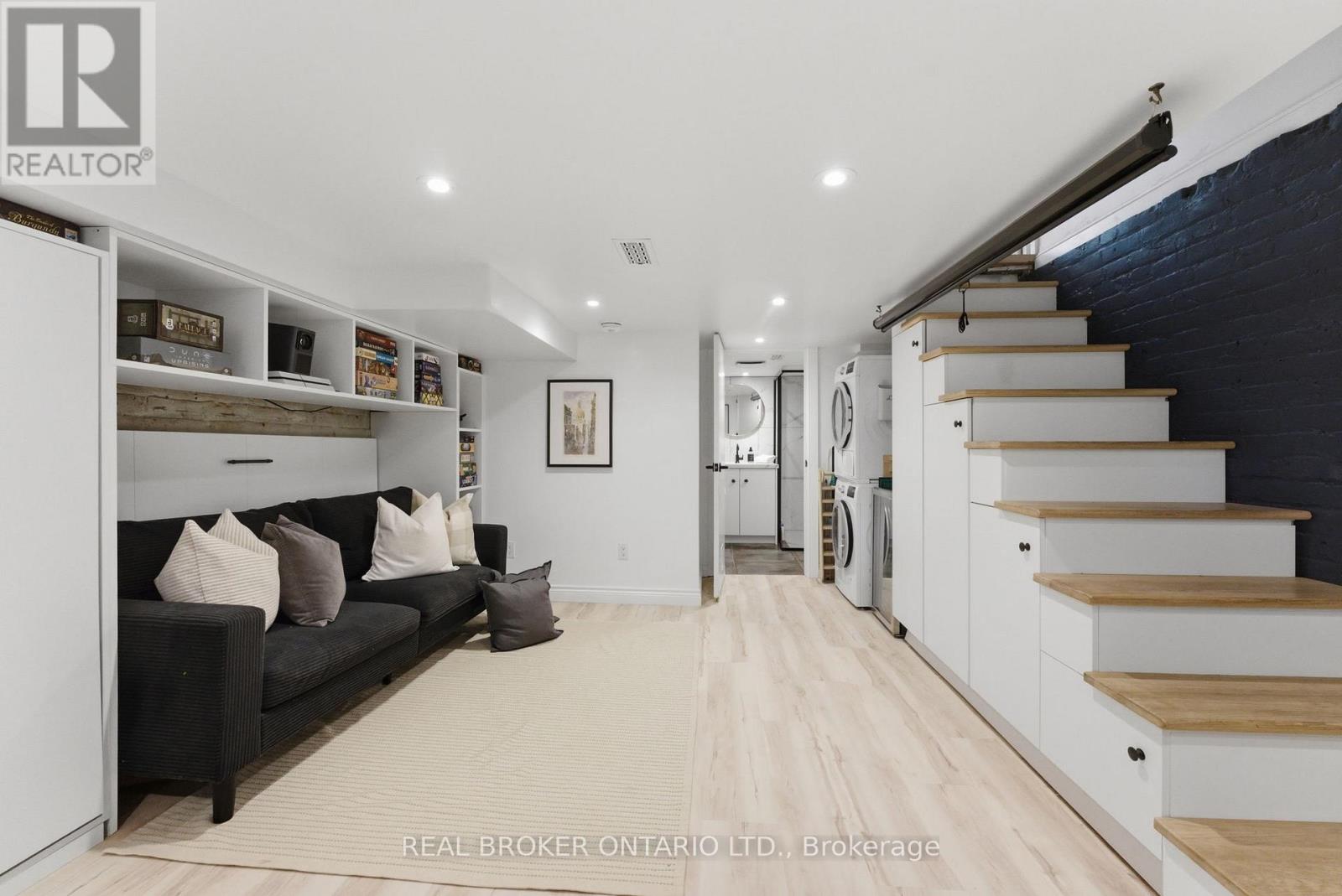 833 Sammon Avenue, Toronto, Ontario  M4C 2E7 - Photo 22 - E13206784