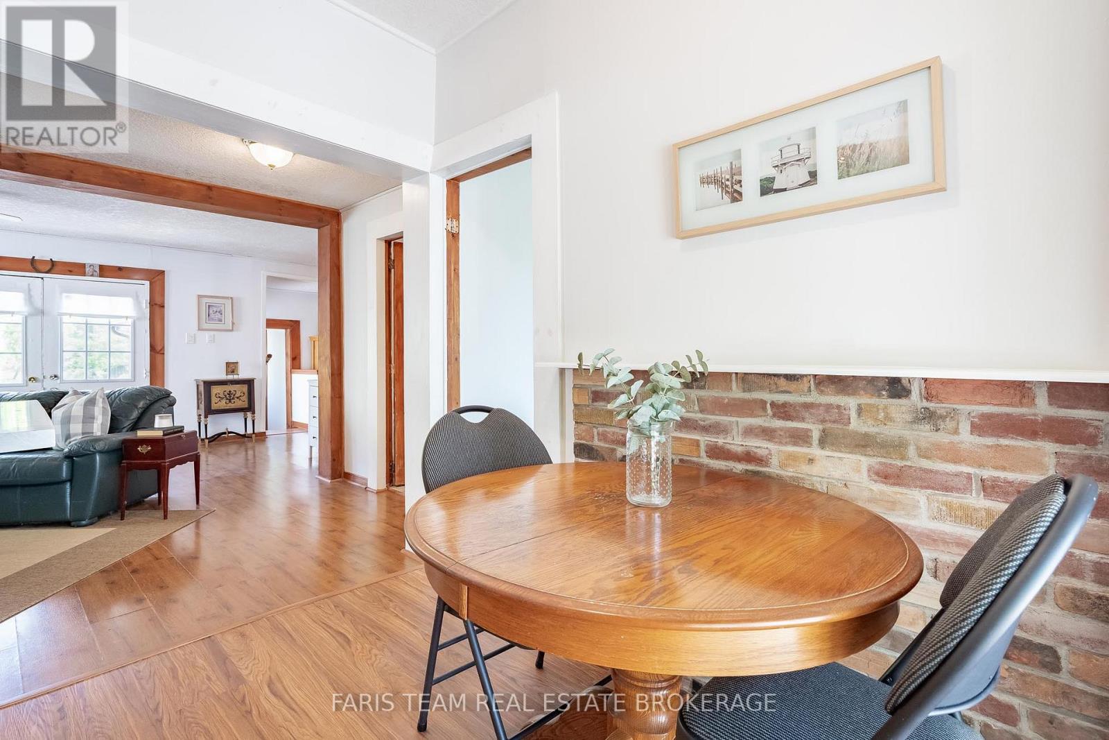 216 Oxbow Park Drive, Wasaga Beach, Ontario  L9Z 2V7 - Photo 10 - S13206818
