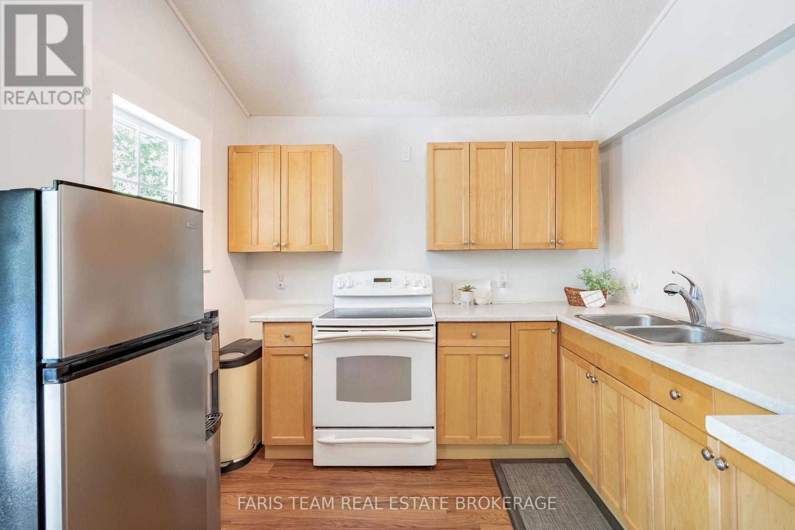 216 Oxbow Park Drive, Wasaga Beach, Ontario  L9Z 2V7 - Photo 7 - S13206818