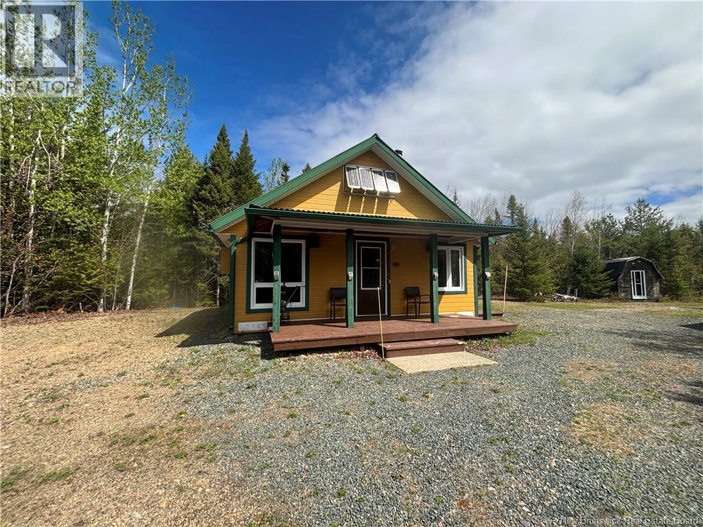 Camp Rue De La Gare, Pointe-Verte, New Brunswick  E8J 2N3 - Photo 2 - NB140453