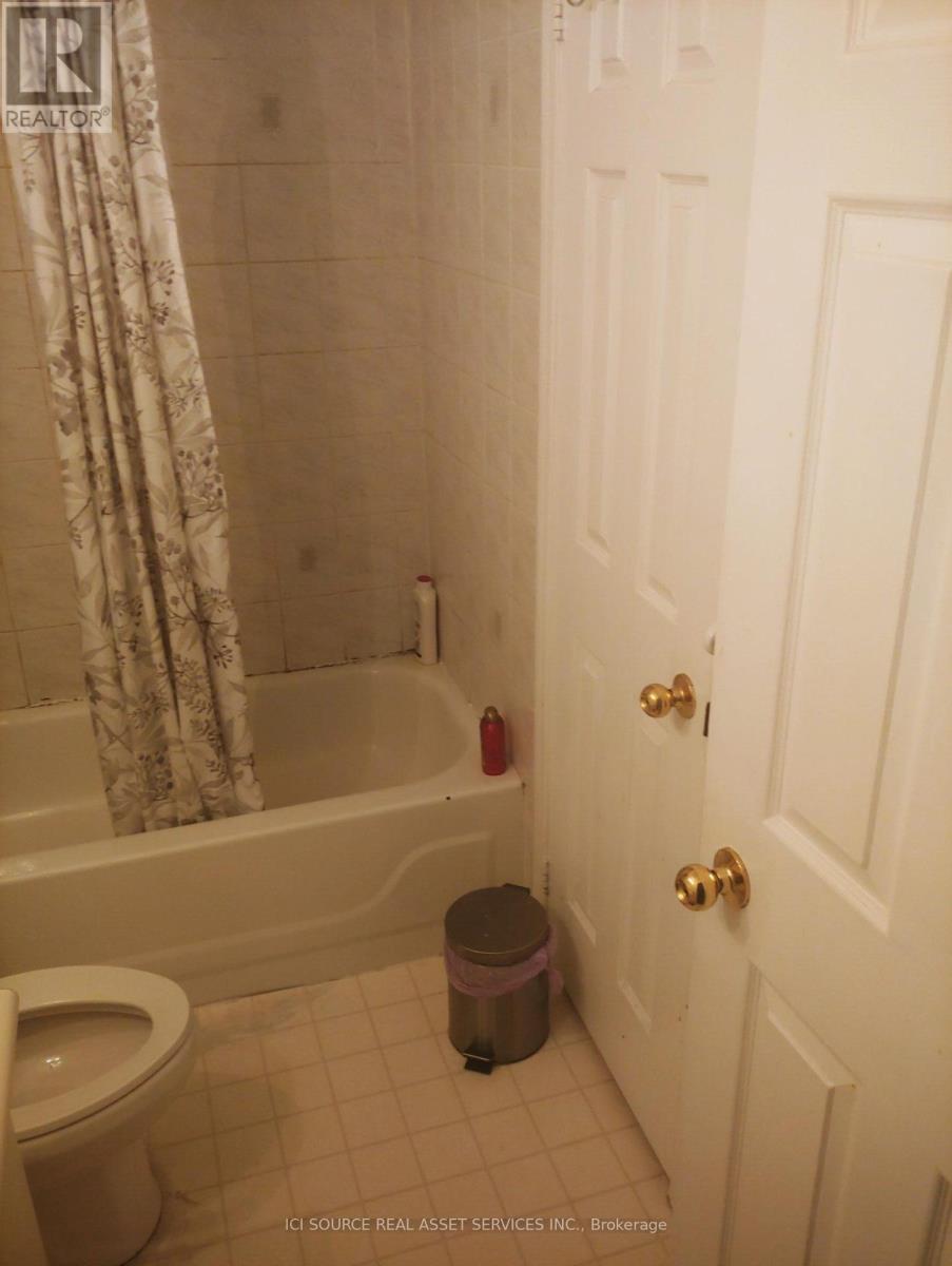 31 - 1525 South Parade Court, Mississauga, Ontario  L5M 6E9 - Photo 7 - W13206764