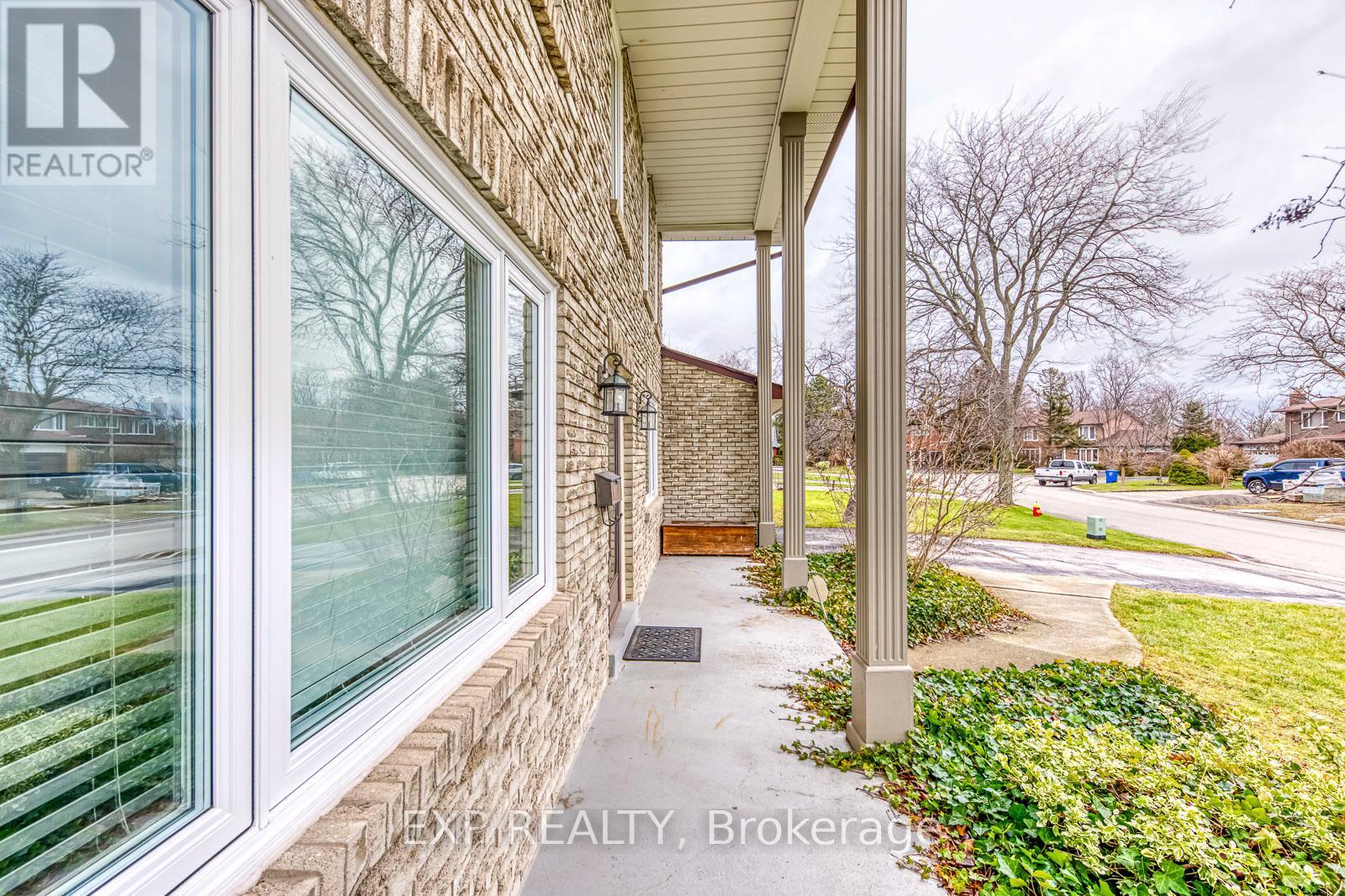 1269 Abbey Court, Burlington, Ontario  L7P 3R4 - Photo 4 - W13206798