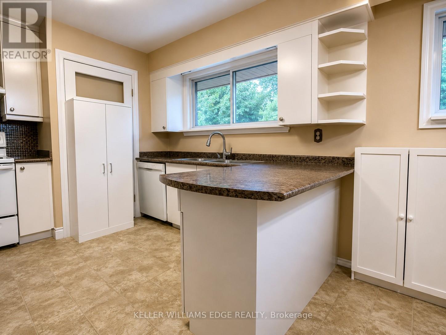 917 Orpha Street, Burlington, Ontario  L7R 3W5 - Photo 8 - W13206846
