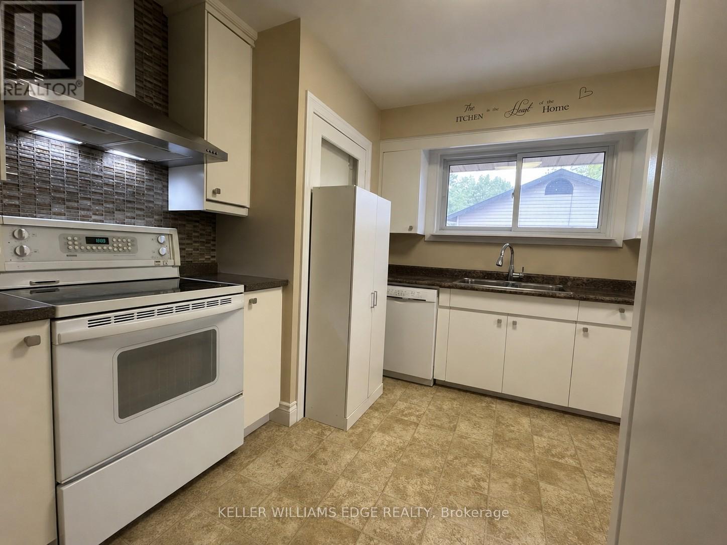 917 Orpha Street, Burlington, Ontario  L7R 3W5 - Photo 9 - W13206846