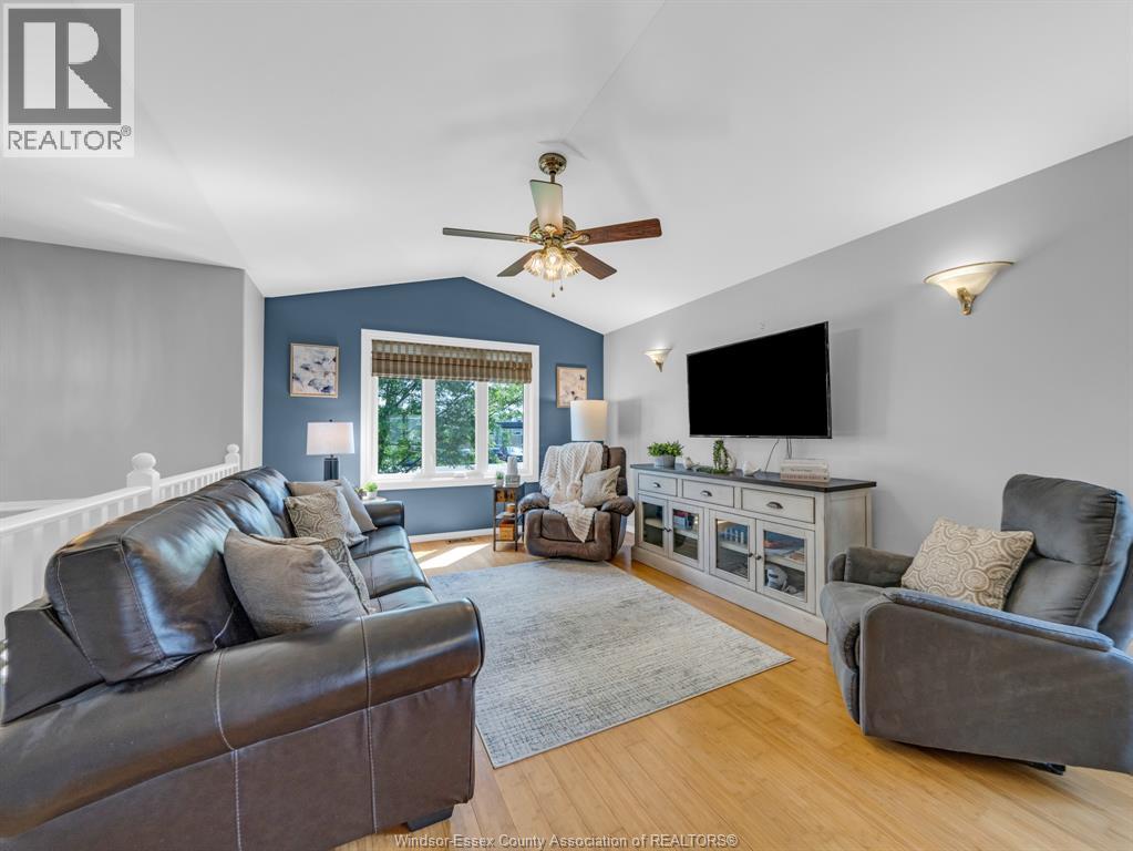 2357 Longfellow, Windsor, Ontario N9B 3J7 - Photo 4 - 26012377