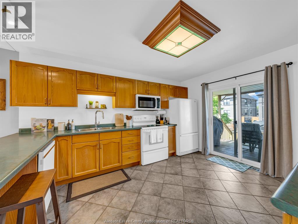 2357 Longfellow, Windsor, Ontario N9B 3J7 - Photo 8 - 26012377