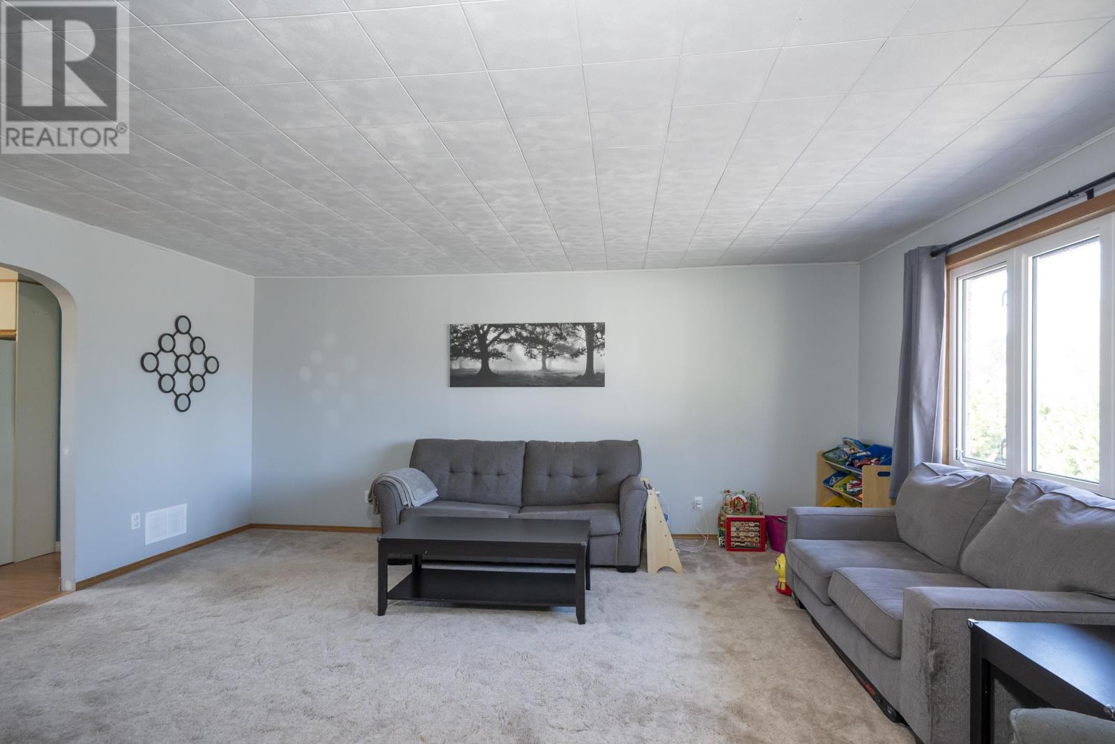 752 Leslie Ave, Thunder Bay, Ontario  P7A 2A2 - Photo 14 - TB2601232