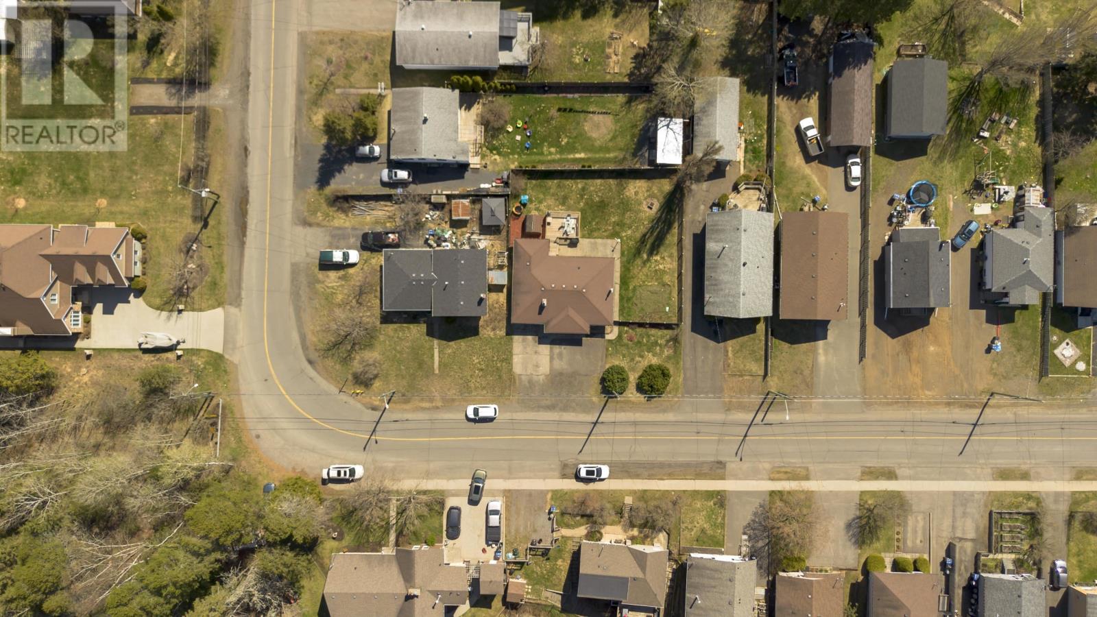 752 Leslie Ave, Thunder Bay, Ontario  P7A 2A2 - Photo 3 - TB2601232