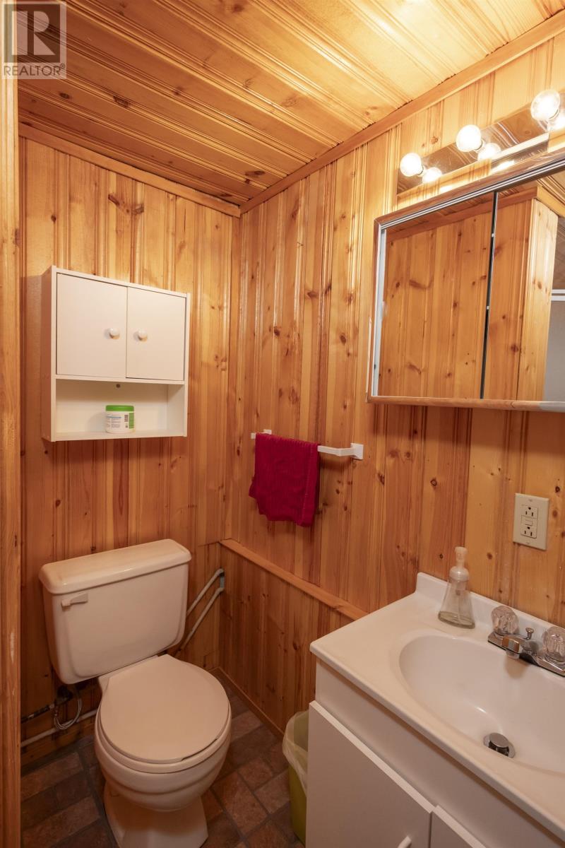 752 Leslie Ave, Thunder Bay, Ontario  P7A 2A2 - Photo 43 - TB2601232
