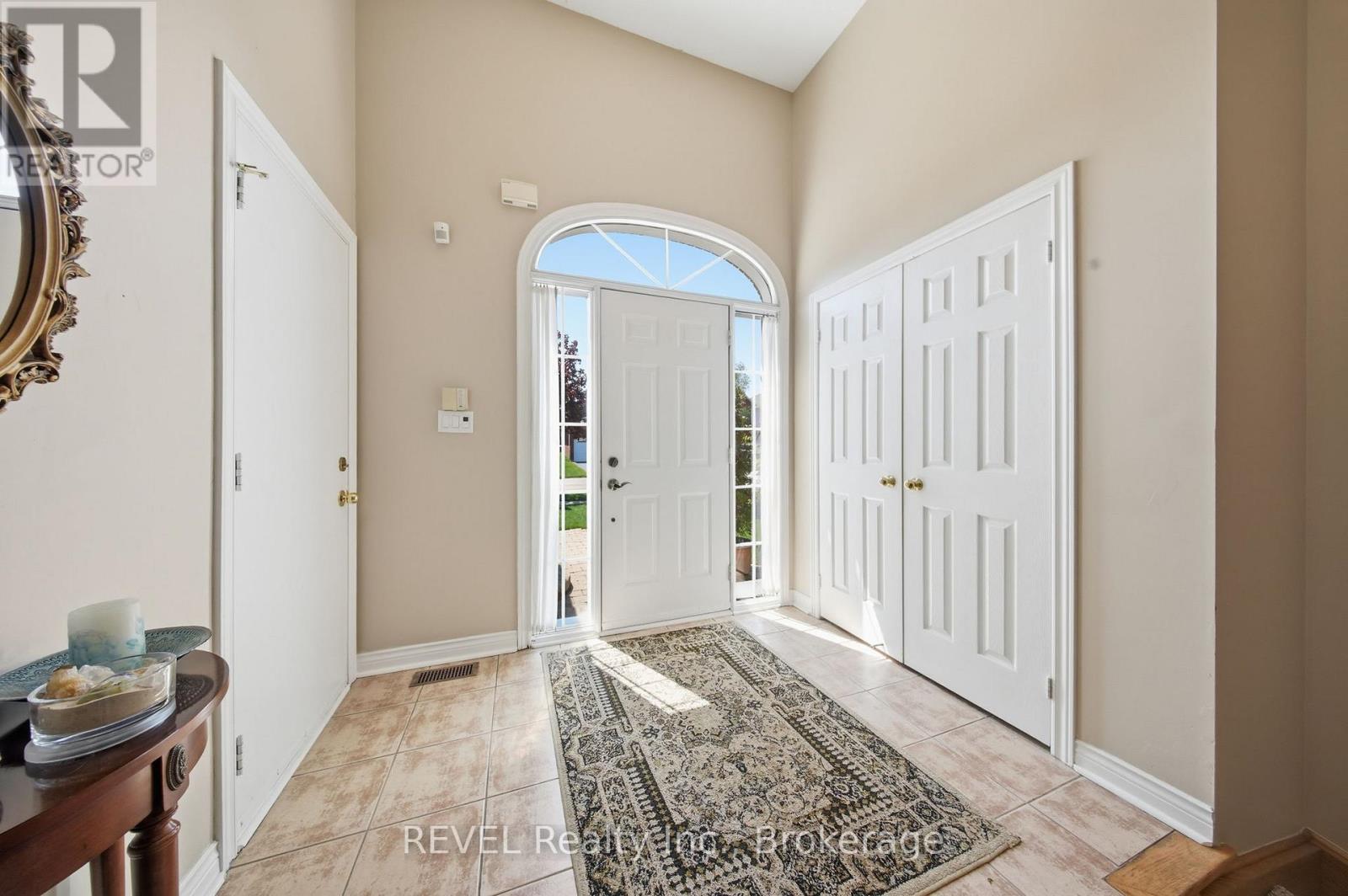 16 Parnell Crescent, Whitby, Ontario  L1R 2L4 - Photo 3 - E13206872