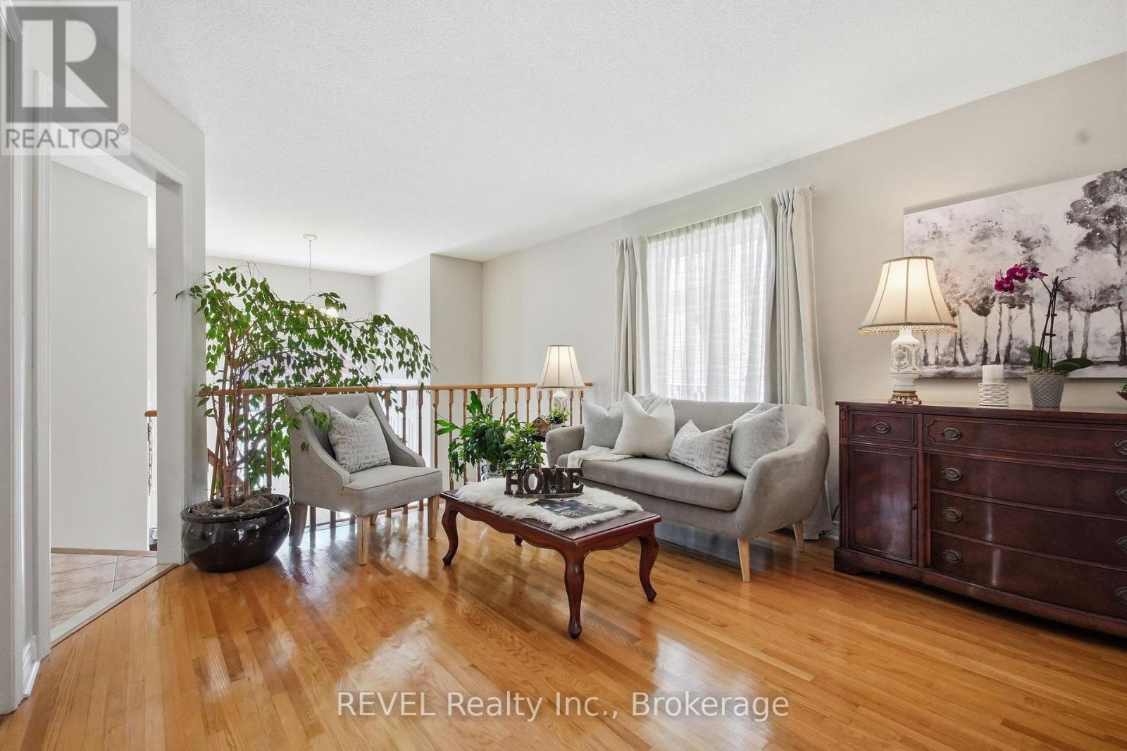 16 Parnell Crescent, Whitby, Ontario  L1R 2L4 - Photo 7 - E13206872