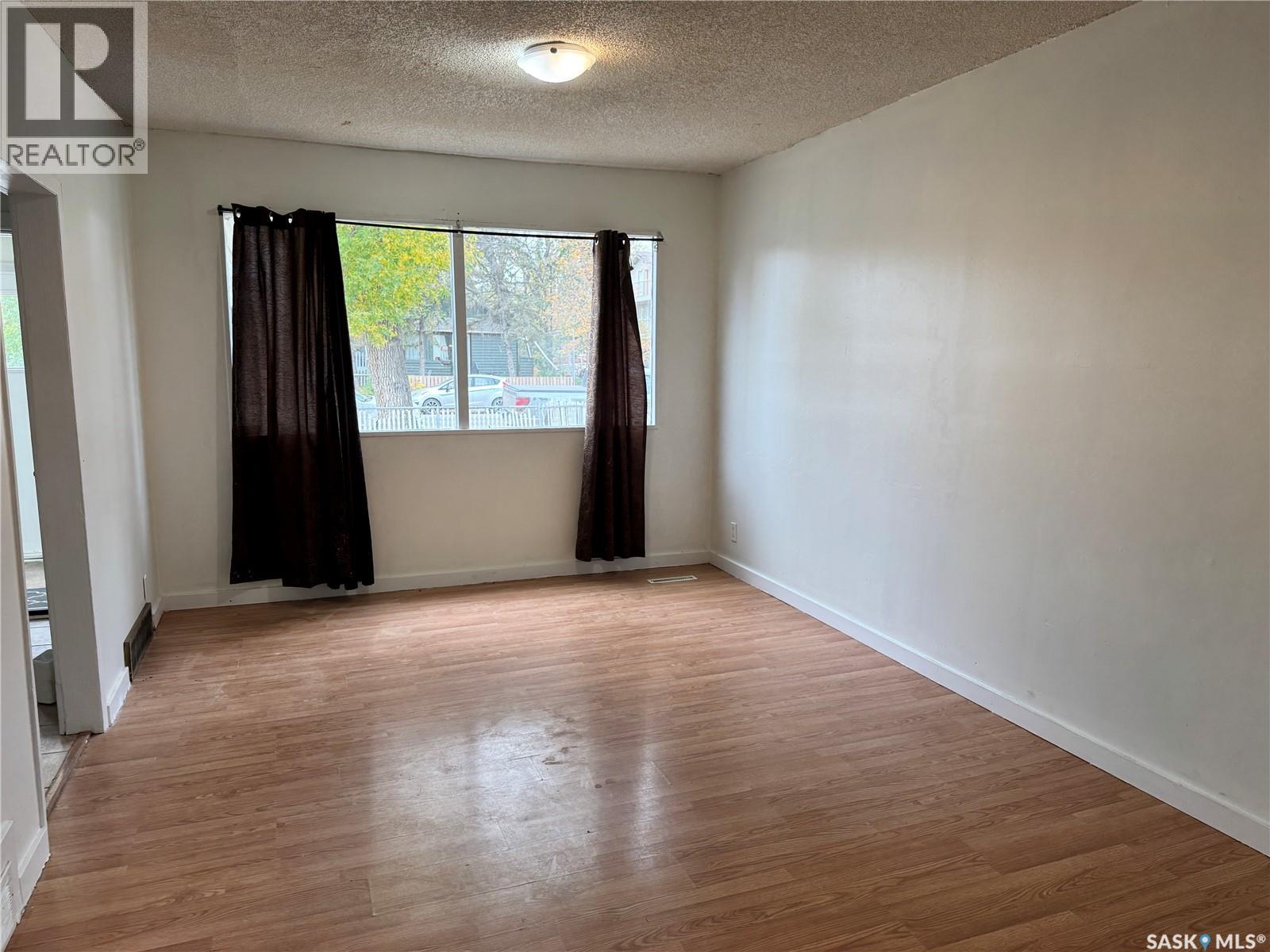 318 H Avenue S, Saskatoon, Saskatchewan  S7M 1W3 - Photo 5 - SK034960