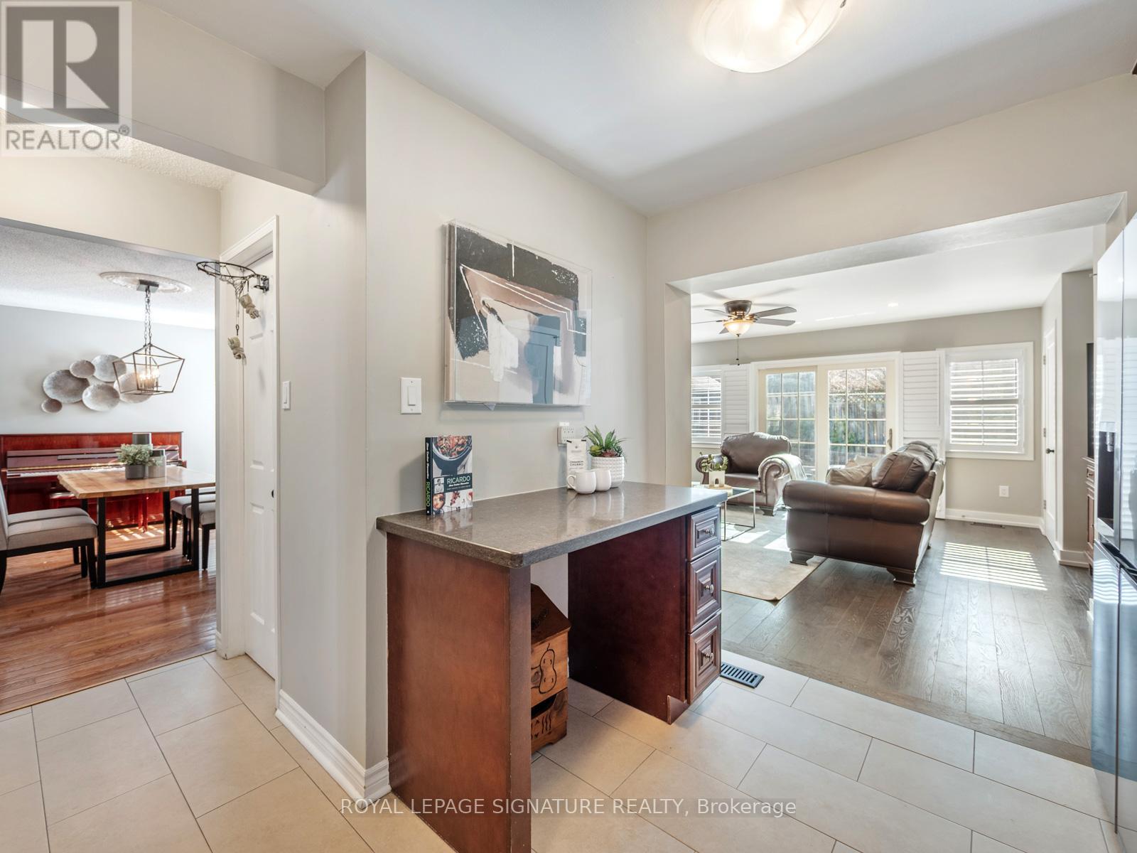 28 Bowes Garden Court, Toronto, Ontario  M1C 4L8 - Photo 13 - E13206880
