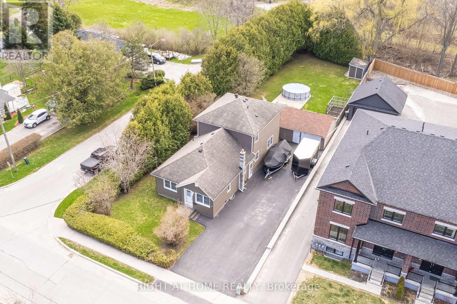 18 DUKE STREET, Clarington, Ontario