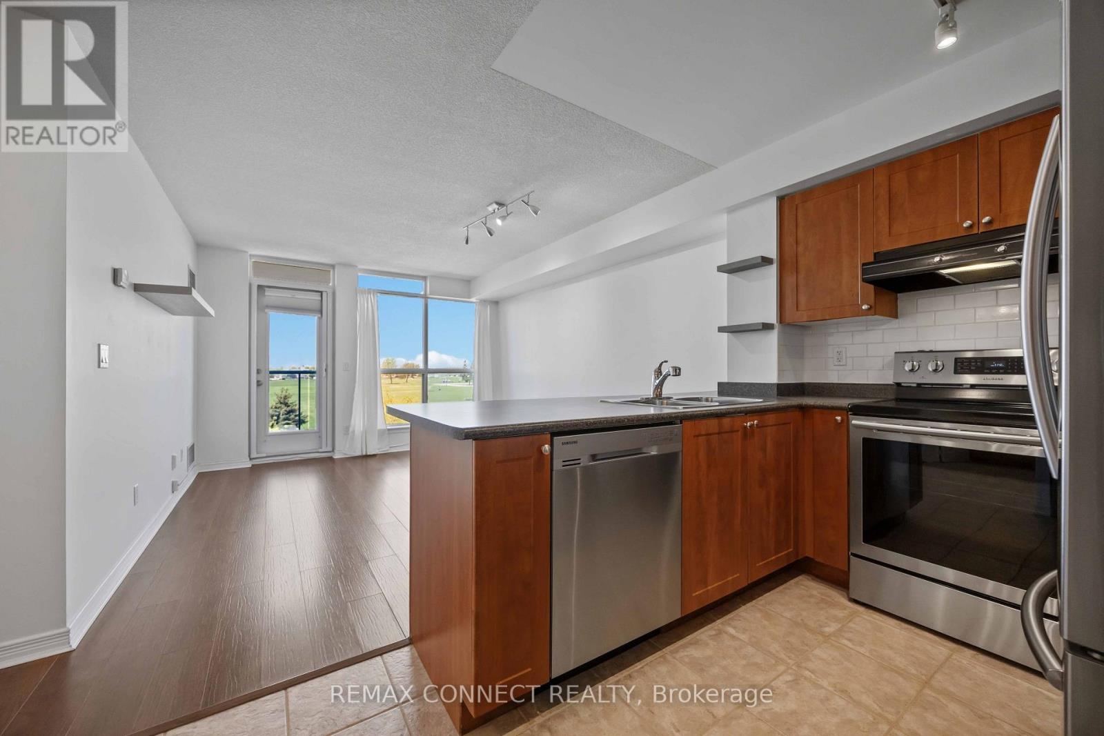 420 - 340 Watson Street W, Whitby, Ontario  L1N 9G1 - Photo 8 - E13206900