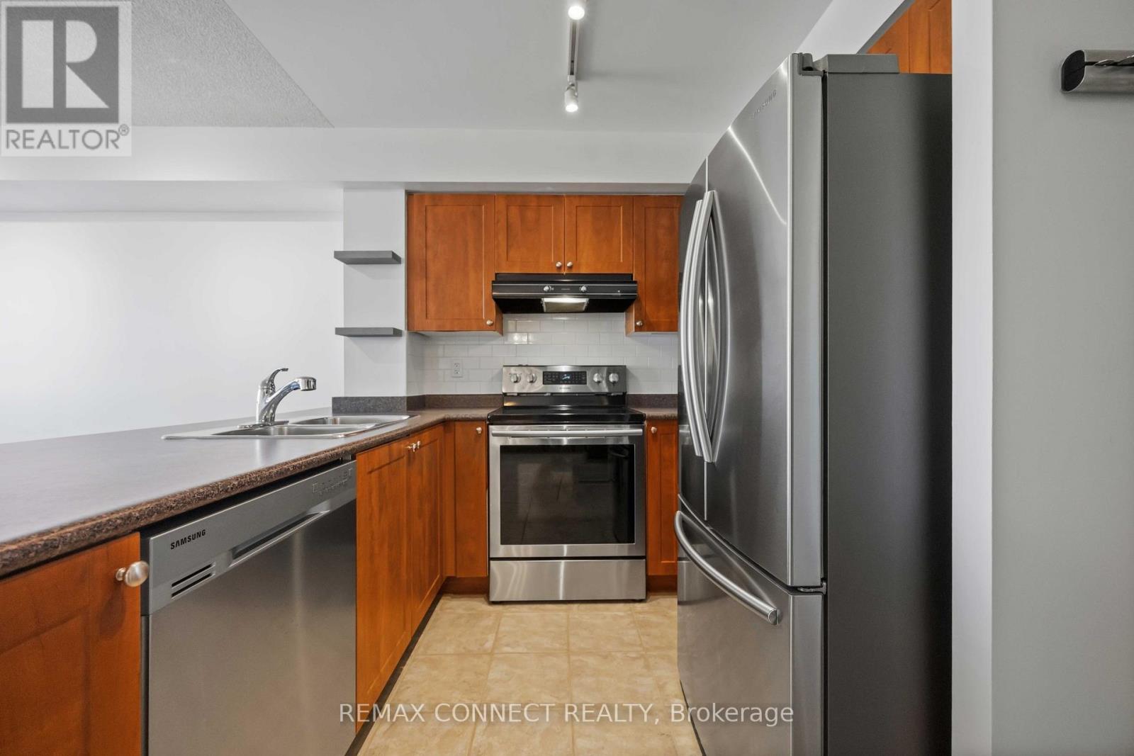 420 - 340 Watson Street W, Whitby, Ontario  L1N 9G1 - Photo 9 - E13206900