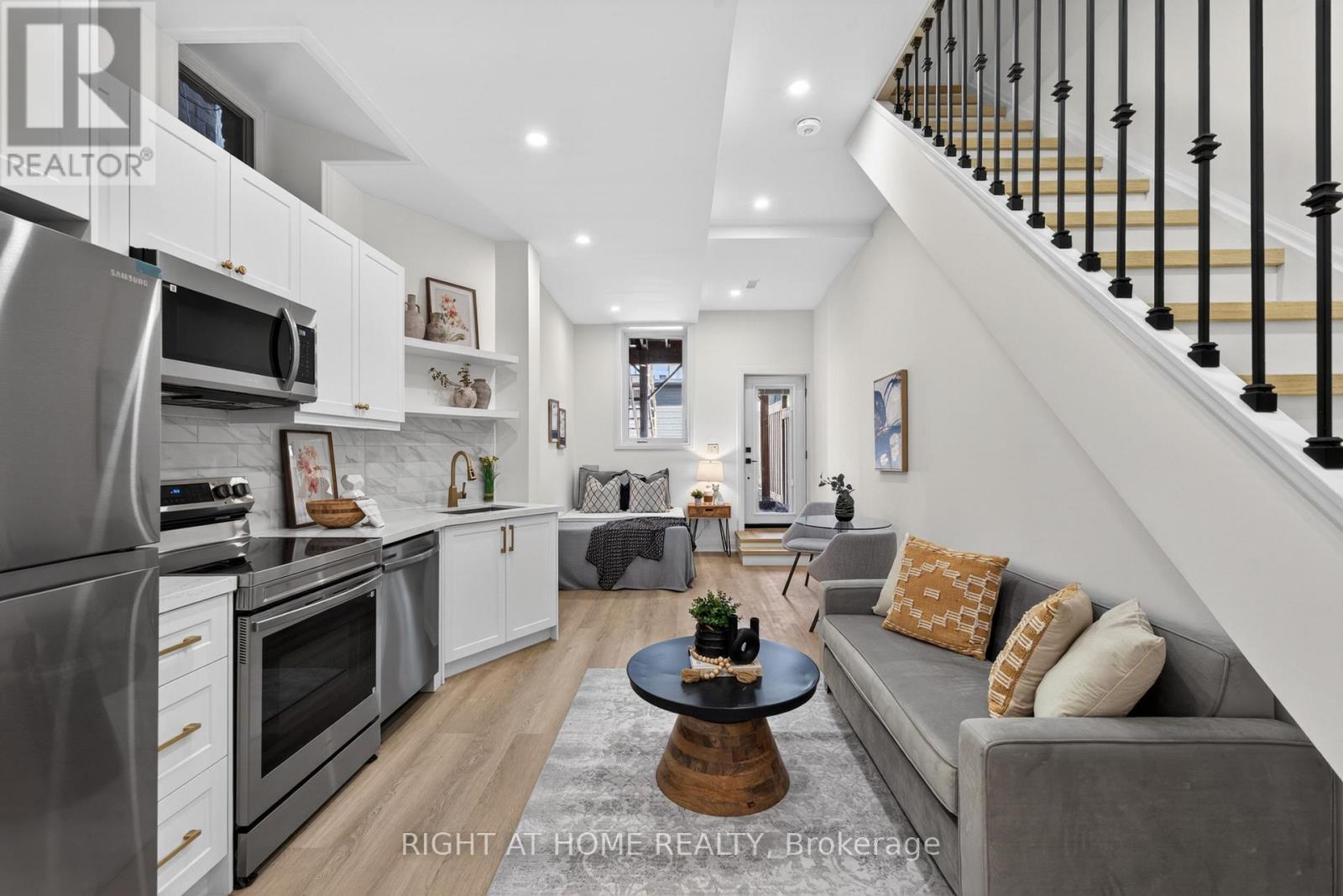 27 Bellhaven Road, Toronto, Ontario  M4L 3J4 - Photo 22 - E13206924