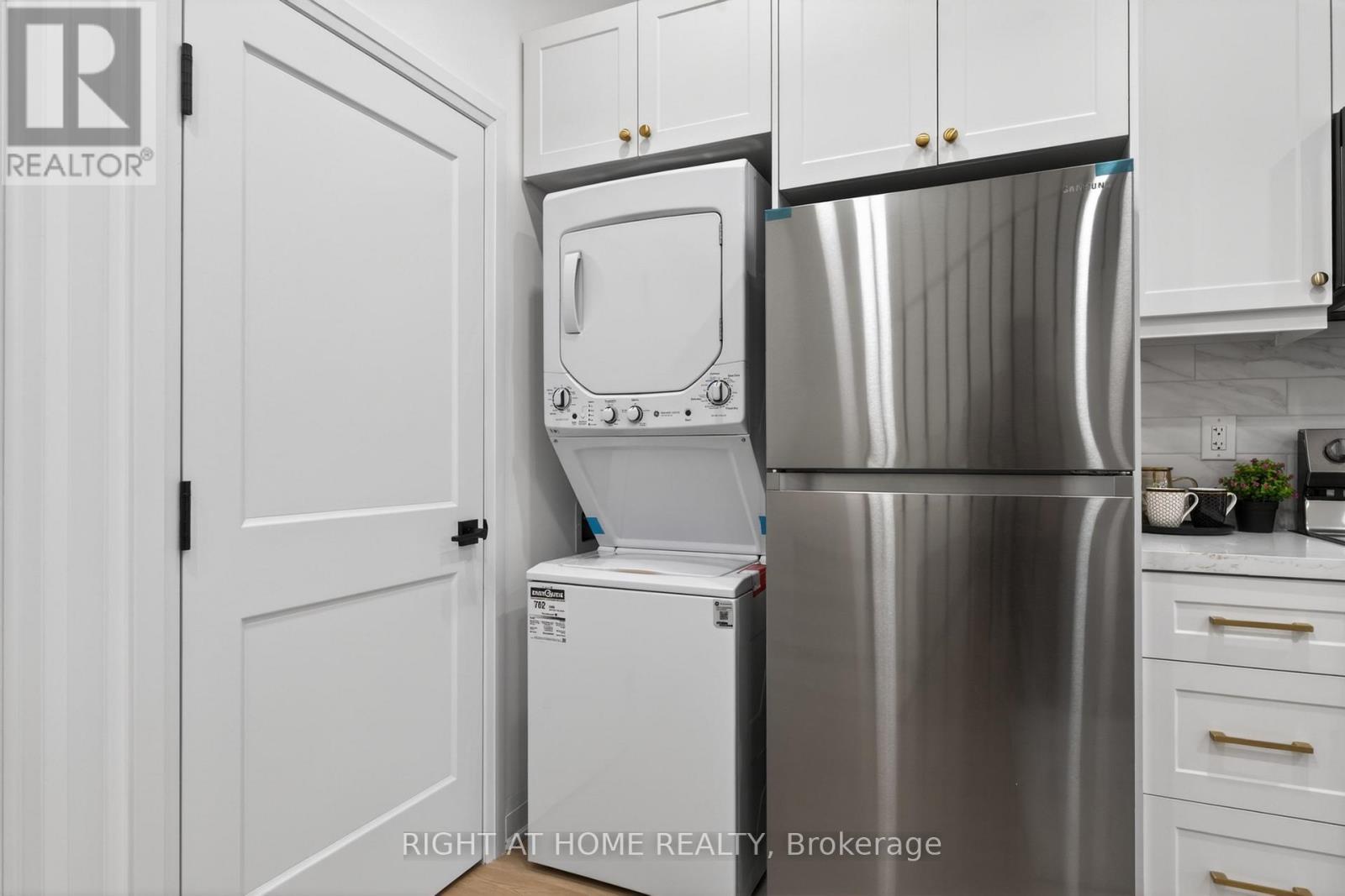 27 Bellhaven Road, Toronto, Ontario  M4L 3J4 - Photo 26 - E13206924