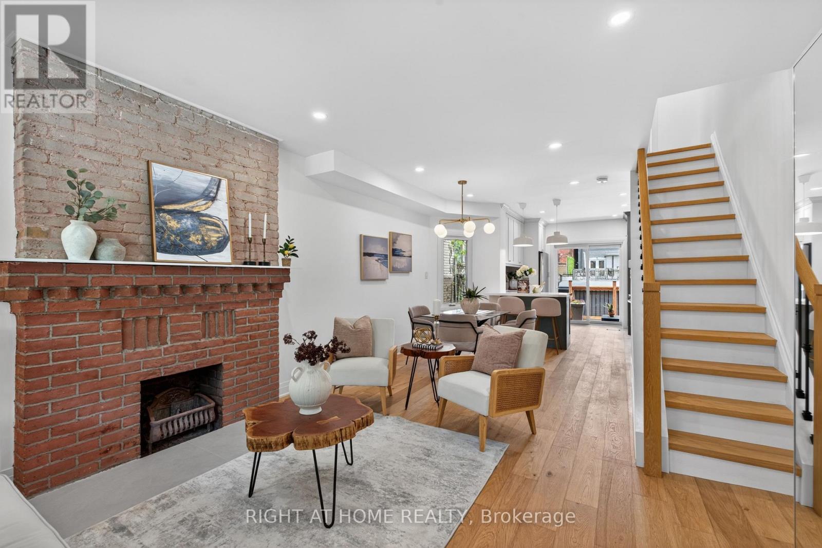 27 Bellhaven Road, Toronto, Ontario  M4L 3J4 - Photo 6 - E13206924