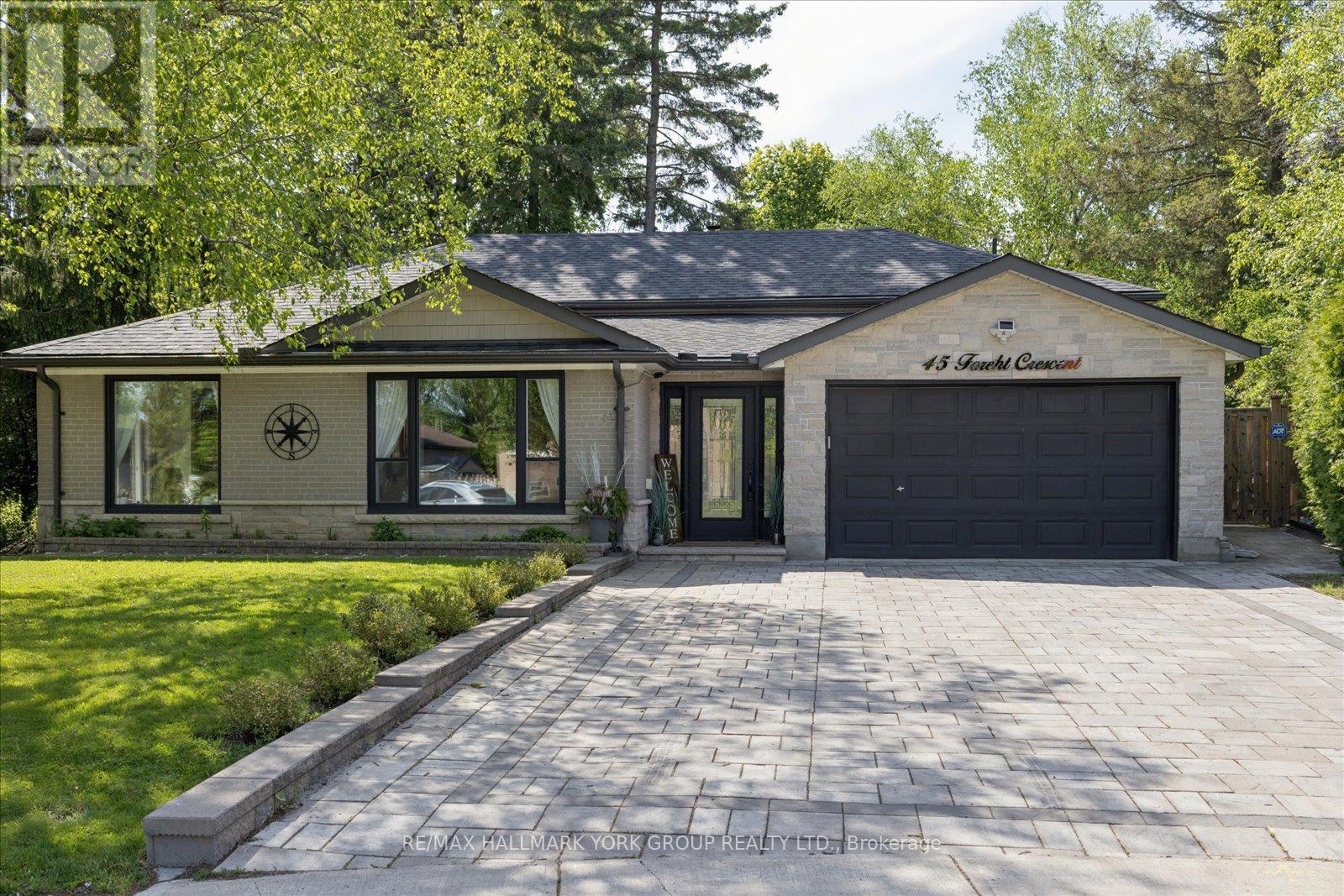 45 FOREHT CRESCENT, Aurora, Ontario