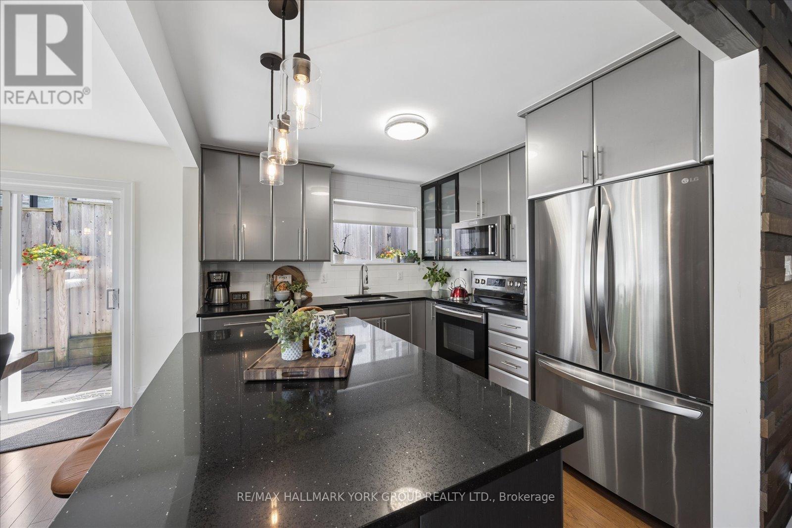 45 Foreht Crescent, Aurora, Ontario  L4G 3E9 - Photo 5 - N13206866