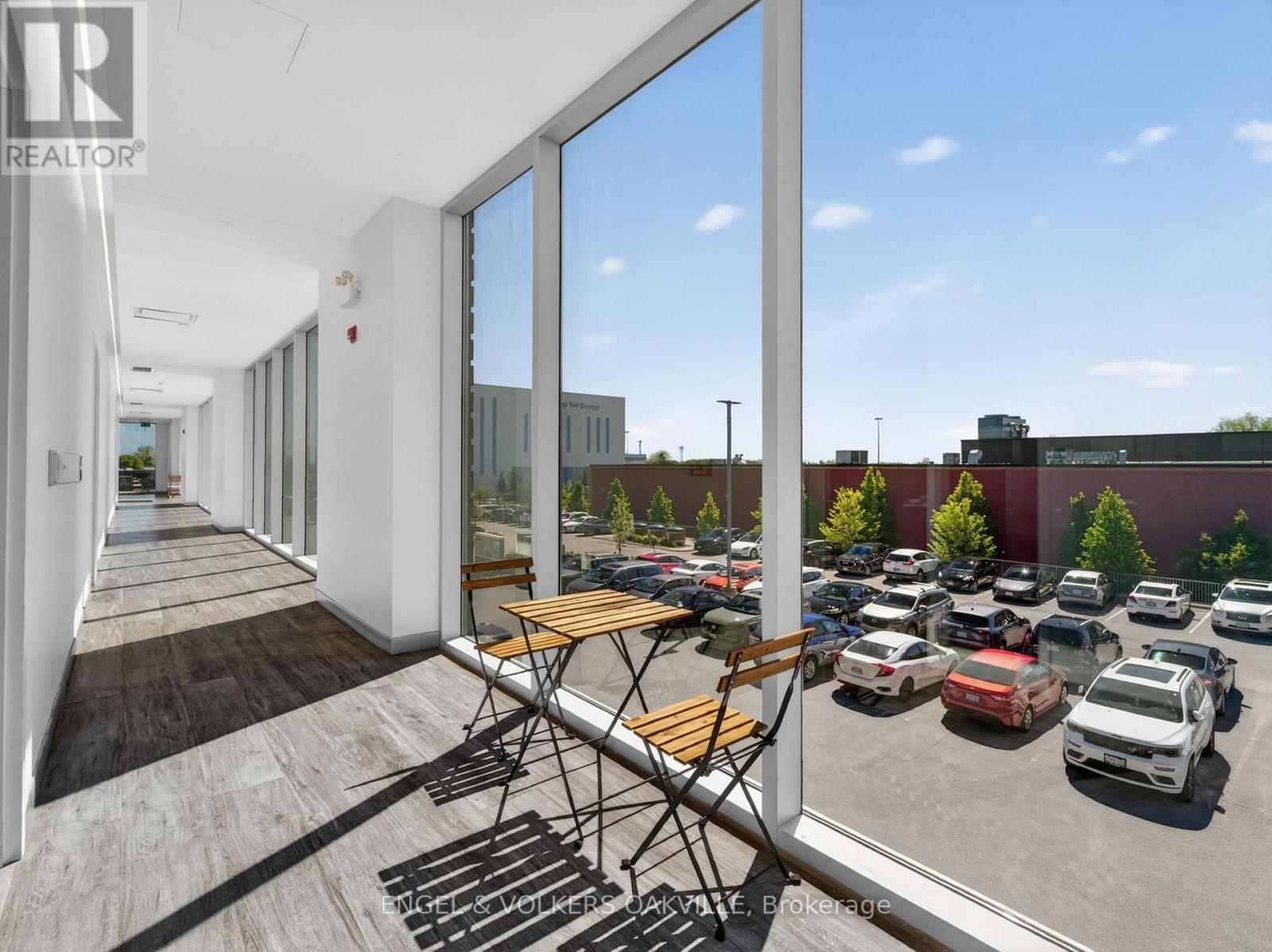 207 - 418 Iroquois Shore Road, Oakville, Ontario  L6H 1M5 - Photo 2 - W13206862
