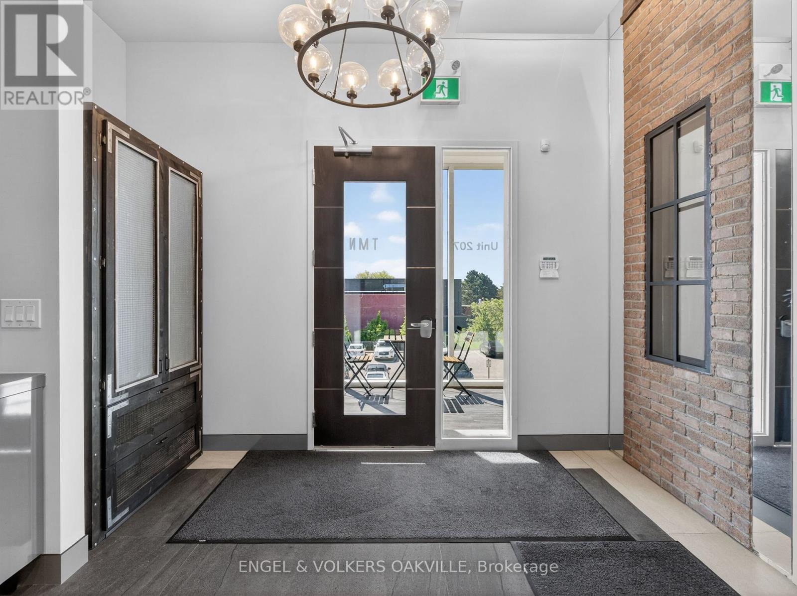 207 - 418 Iroquois Shore Road, Oakville, Ontario  L6H 1M5 - Photo 5 - W13206862