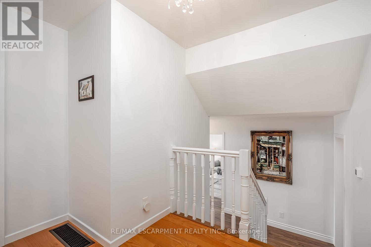 406 Oakwood Drive, Burlington, Ontario  L7N 1X2 - Photo 15 - W13206916