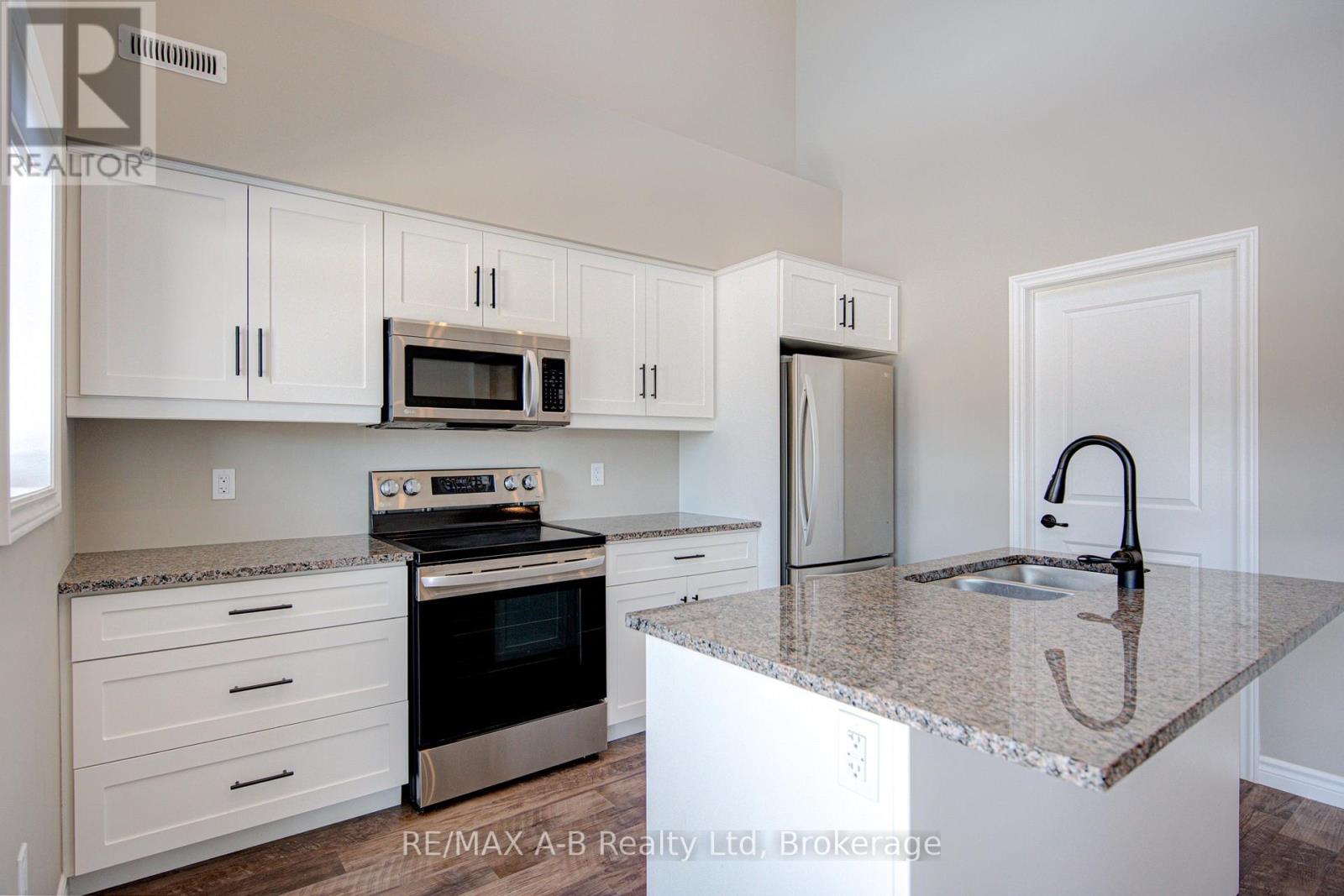7 - 3194 Vivian Line 37, Stratford, Ontario  N5A 0J8 - Photo 3 - X12795338