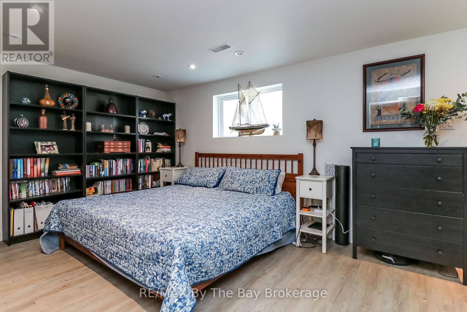 342 Coastline Drive, Wasaga Beach, Ontario  L9Z 2M4 - Photo 9 - S13082288
