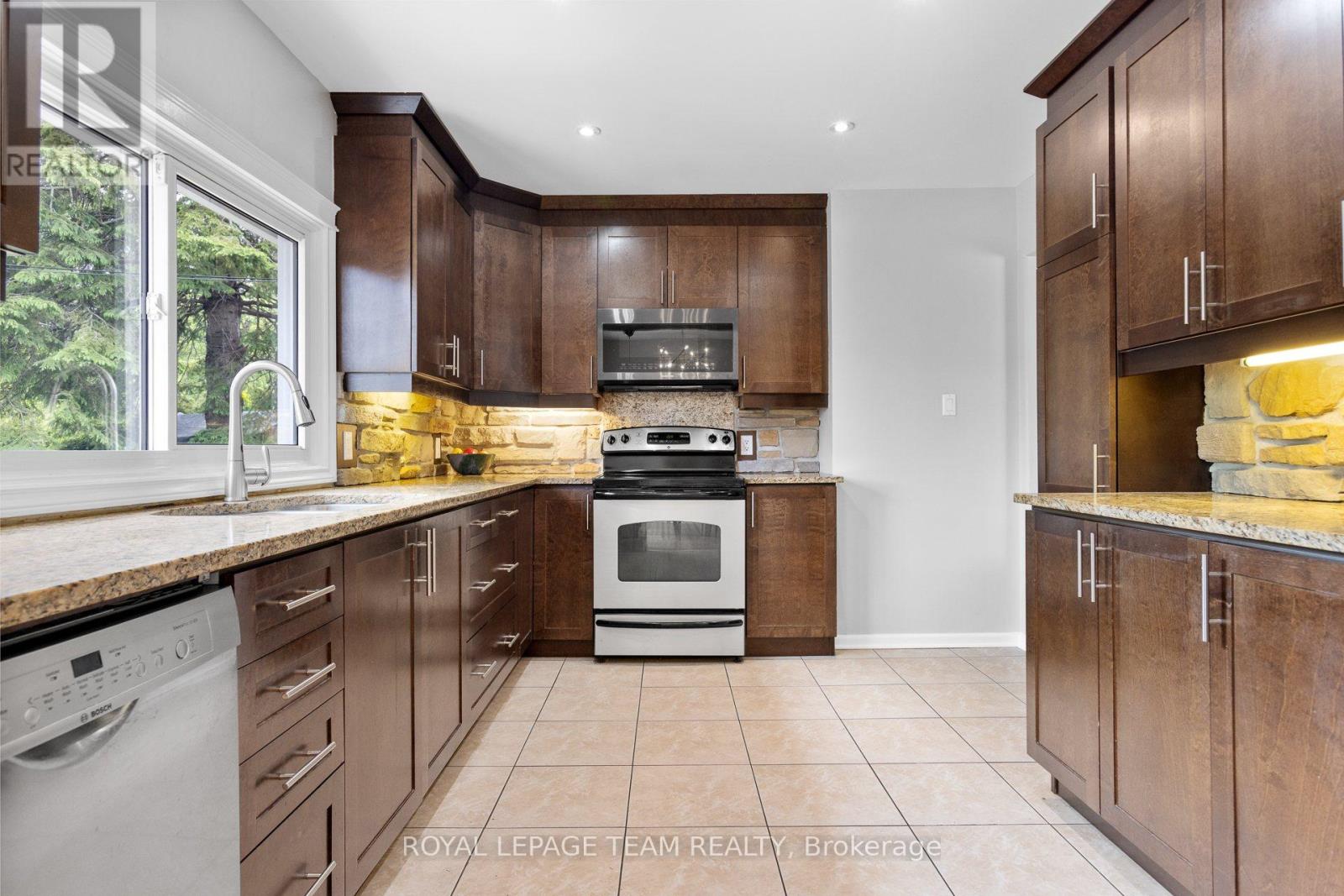 1812 Kerr Avenue, Ottawa, Ontario K2A 1J3 - Photo 13 - X13205286