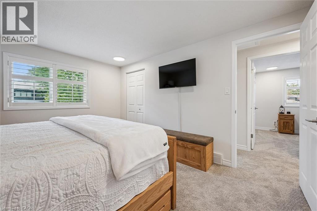 225 Foxhunt Road, Waterloo, Ontario N2K 2R8 - Photo 13 - 40833167