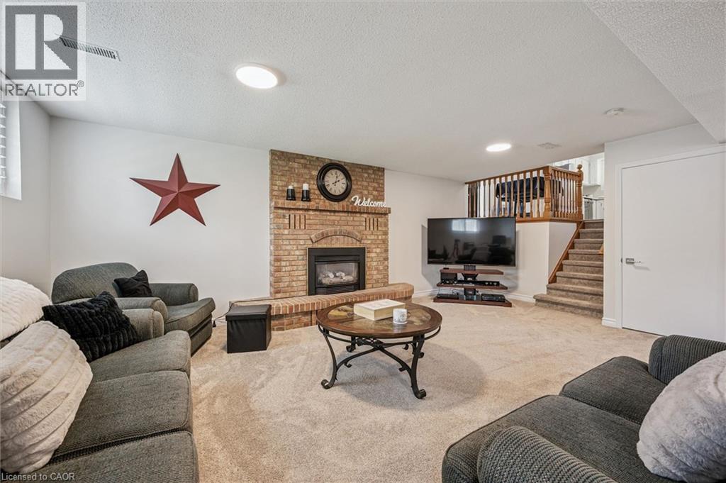 225 Foxhunt Road, Waterloo, Ontario N2K 2R8 - Photo 21 - 40833167