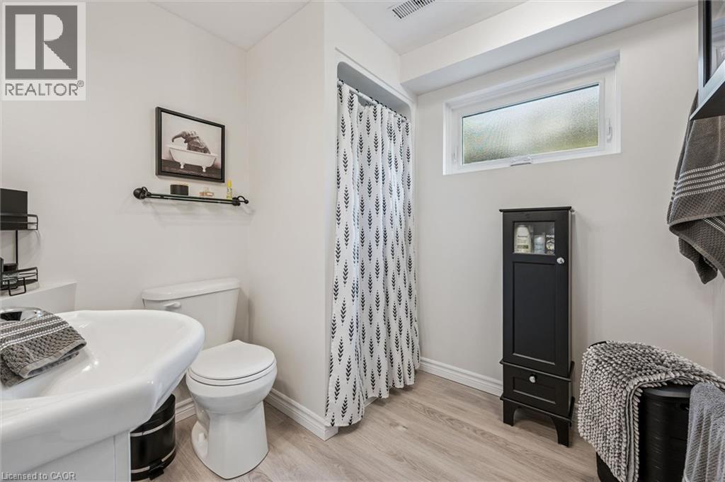 225 Foxhunt Road, Waterloo, Ontario N2K 2R8 - Photo 23 - 40833167