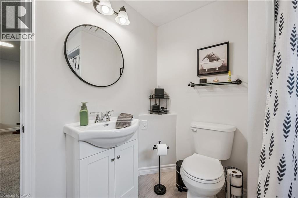 225 Foxhunt Road, Waterloo, Ontario N2K 2R8 - Photo 24 - 40833167