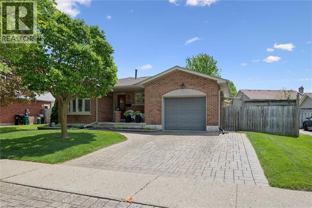 225 Foxhunt Road, Waterloo, Ontario N2K 2R8 - Photo 3 - 40833167